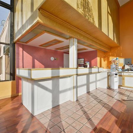 America'S Best Value Inn Върнал Интериор снимка
