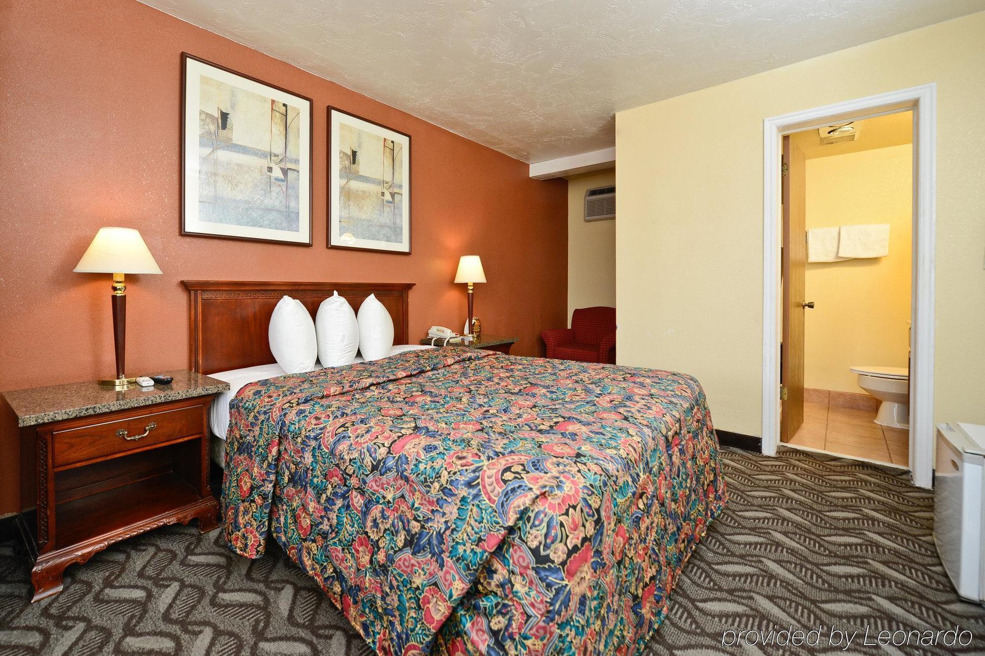 America'S Best Value Inn Върнал Стая снимка