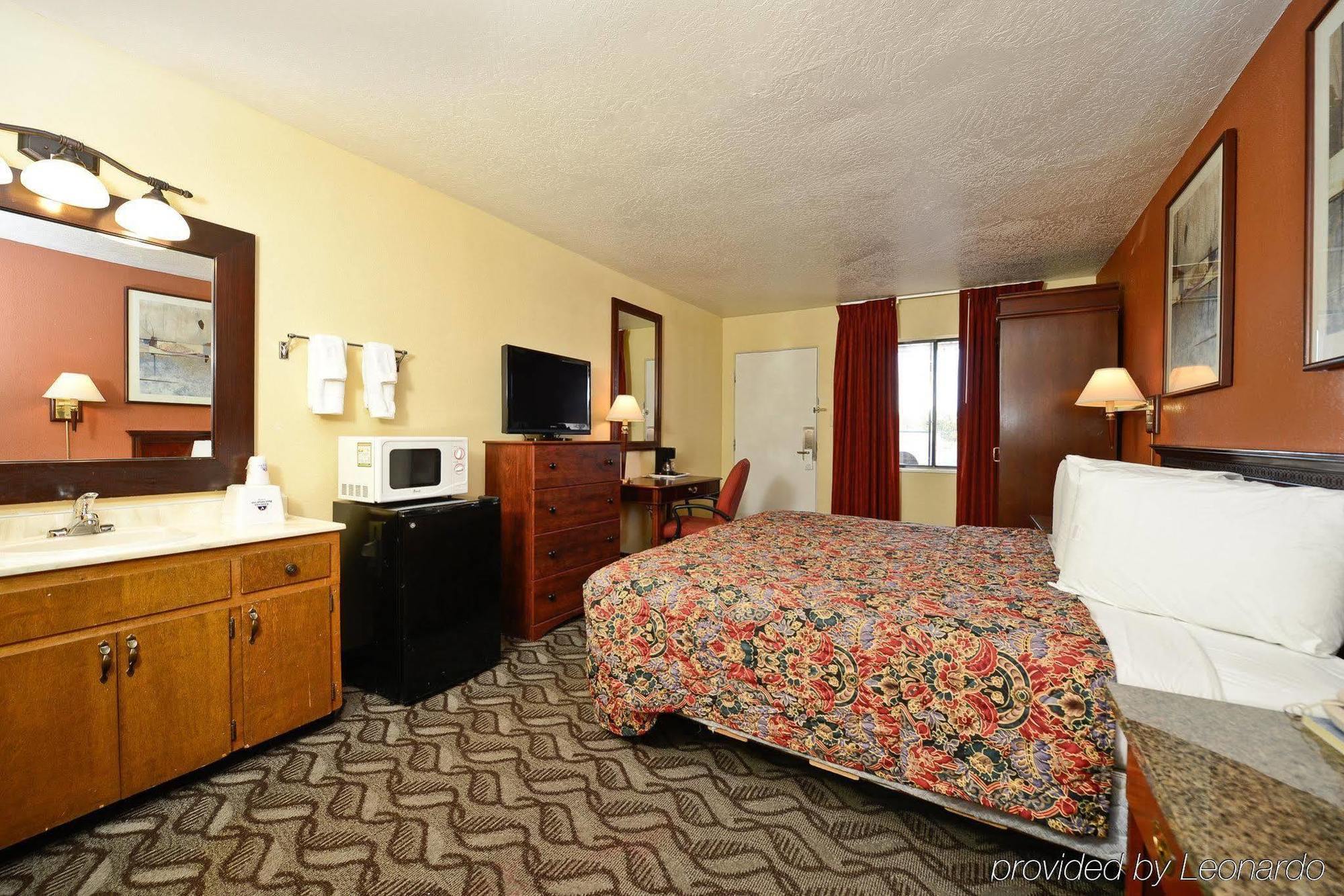 America'S Best Value Inn Върнал Стая снимка